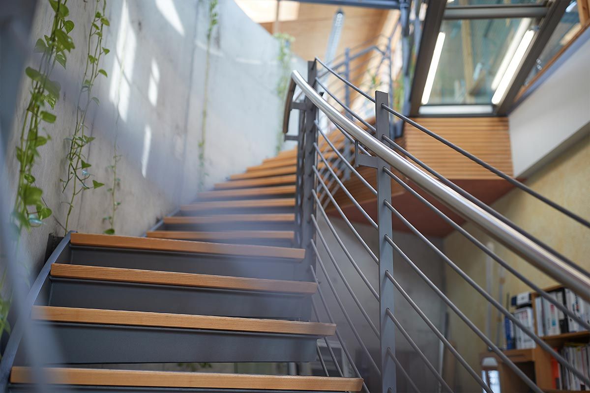 Ausstellung - Treppen im Gebäude